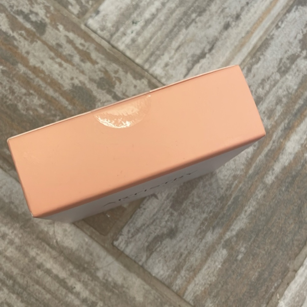 Artistry Future Glow pressed powder NEW - Picture 2 of 7